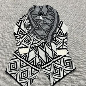 Forever 21 Black and White Geometric Cardigan
